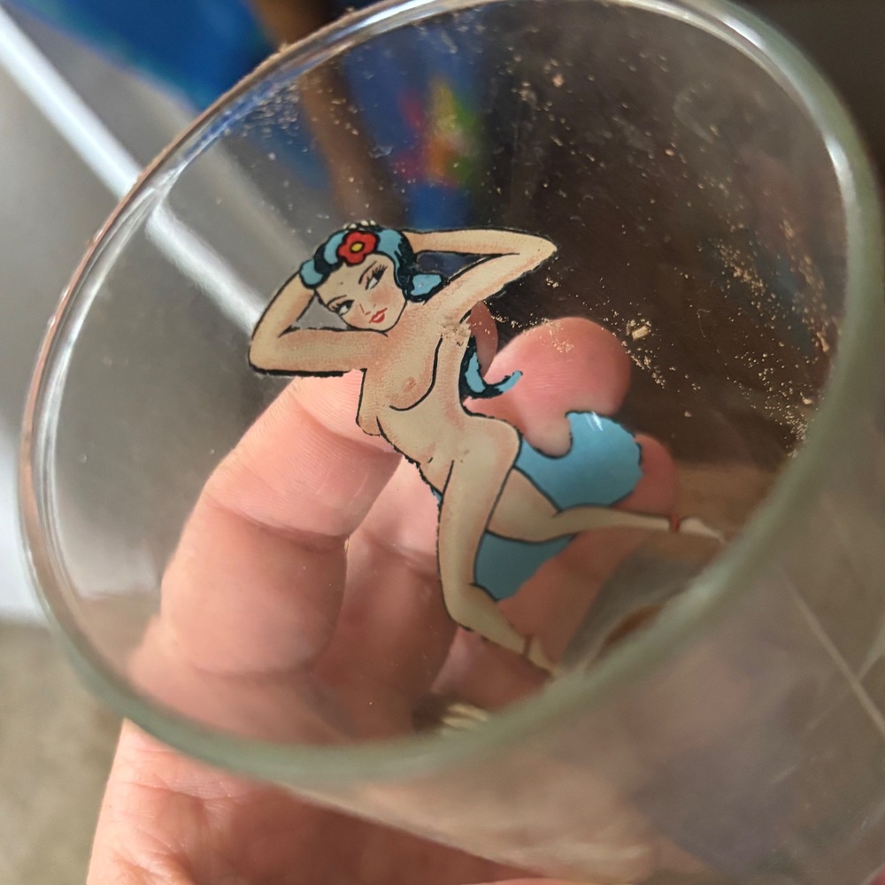 Mid Century 40's Pinup Girl Peek-A-Boo Nude Risque Novelty Cocktail Glasses Gift - Picture 6 of 6